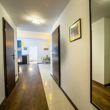 Cracow Old City Apartments - Friendhouse Daire *