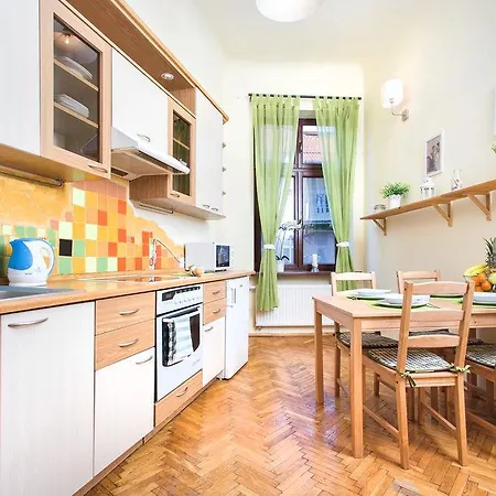 Cracow Old City Apartments - Friendhouse Daire *