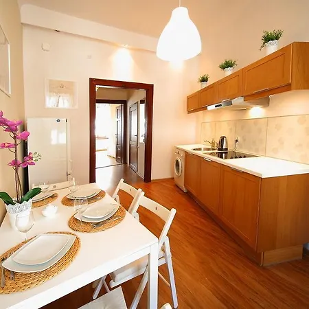 Cracow Old City Apartments - Friendhouse Daire *